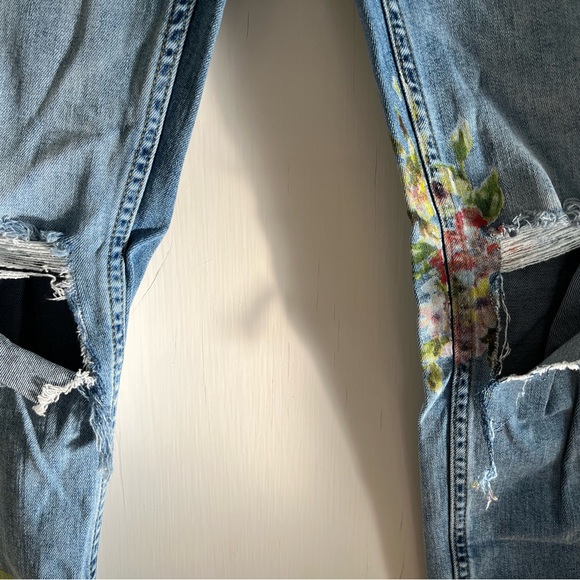 Zara Floral Ripped Jean - Picture 3 of 4